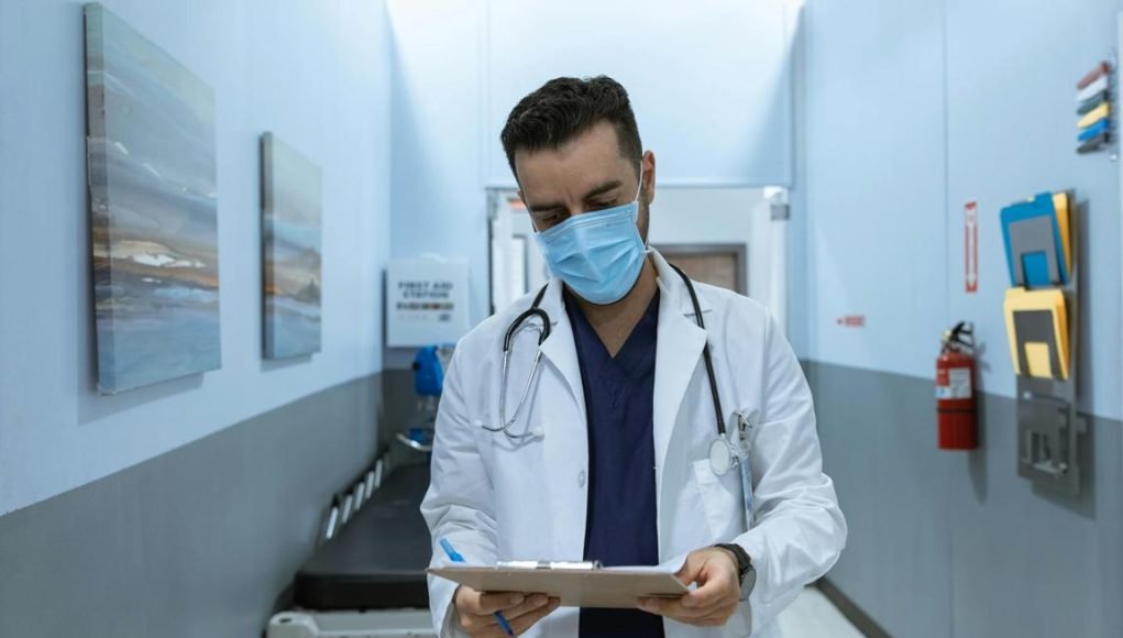 pexels-rdne-stock-project-6129121 doktor-endokrinolog