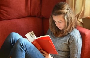 tinejdžer-učenje-knjiga