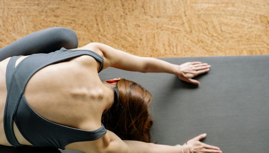 žena-leđa-diskus-hernija žena-leđa-diskus-hernija