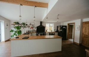 kuhinja-drveno-ostrvo-serpe