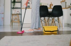 osoba-mop-zuta-kanta